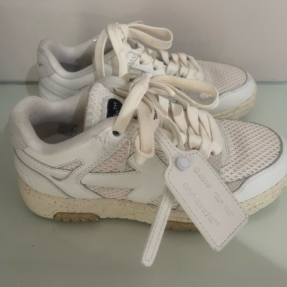 Off-White Sneakers Size 35 Women's, US 5, Boys 3.5 or 4